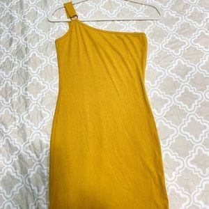 Vestido de un solo tirante 💛